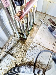 아파트 베란다 누수 원인과 방수 처리법